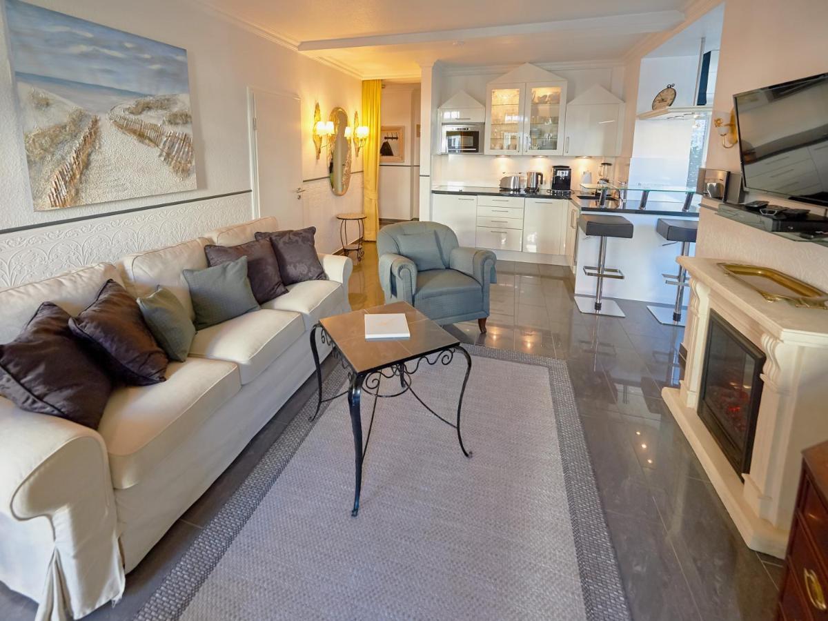 Apartment Jugendglueck - Gelbe Rose *