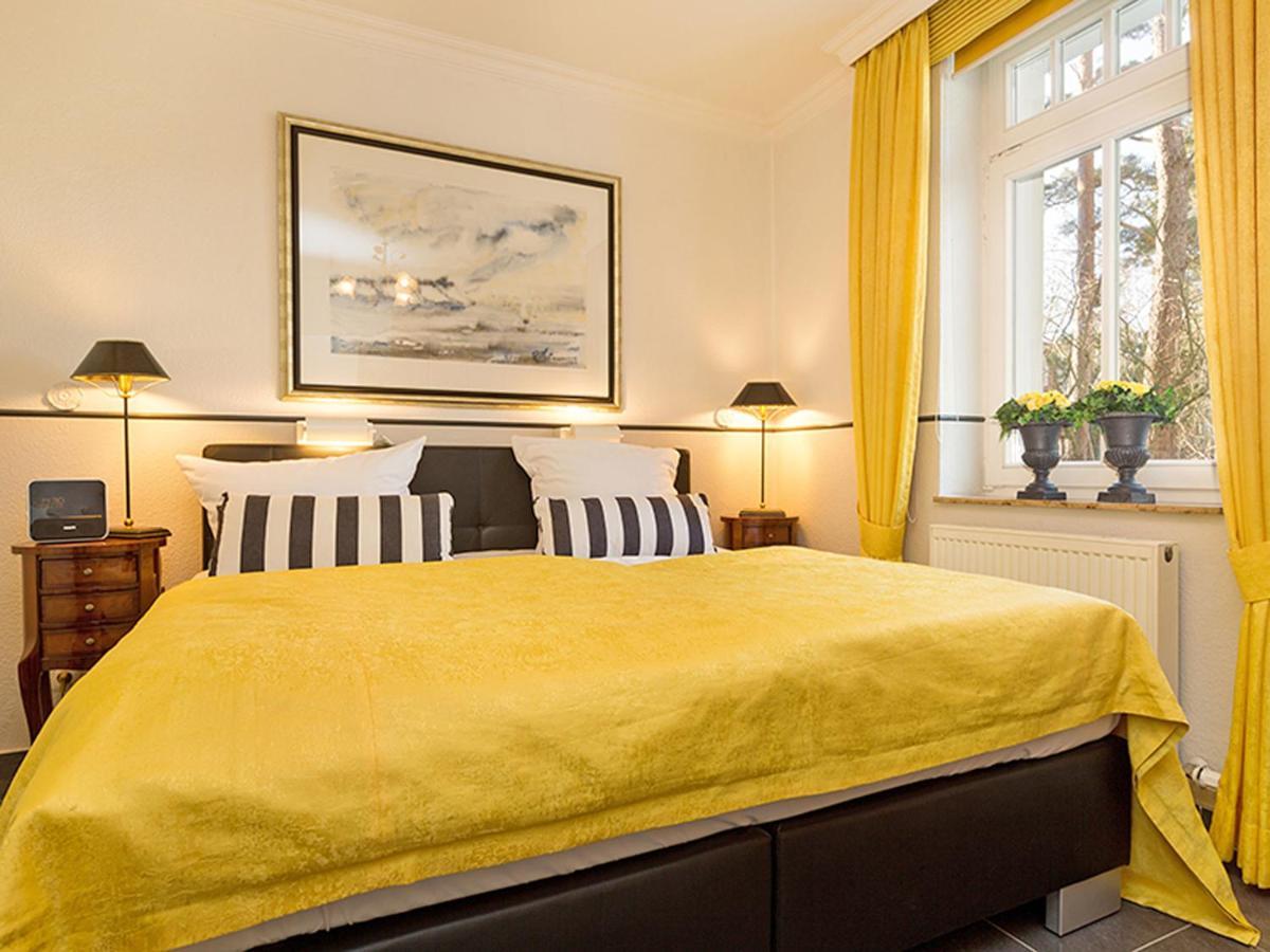 Apartment Jugendglueck - Gelbe Rose *