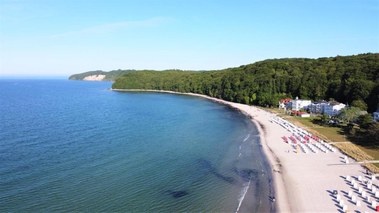 Jugendglueck - Gelbe Rose Binz
